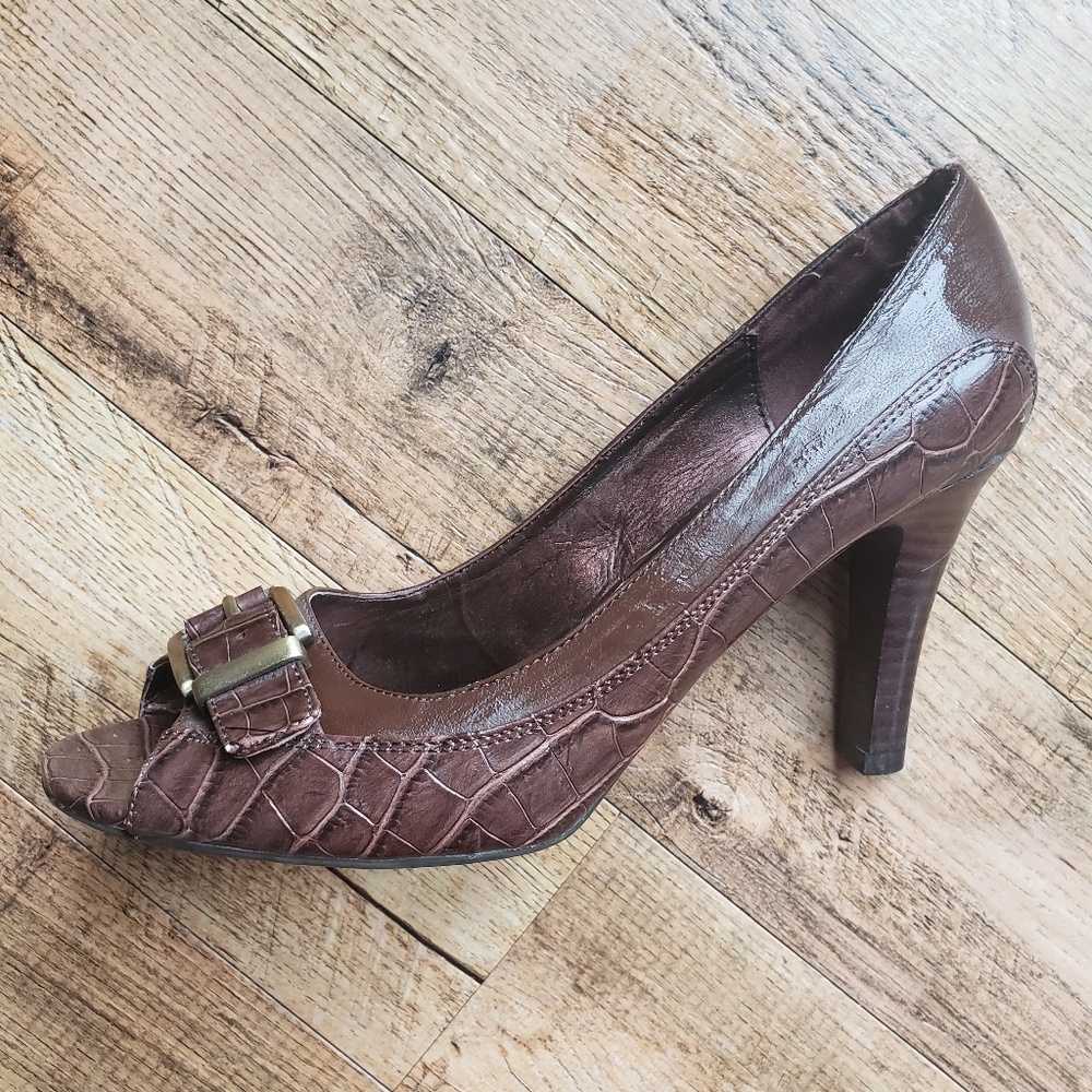 Brown Naturalizer peep toe heel